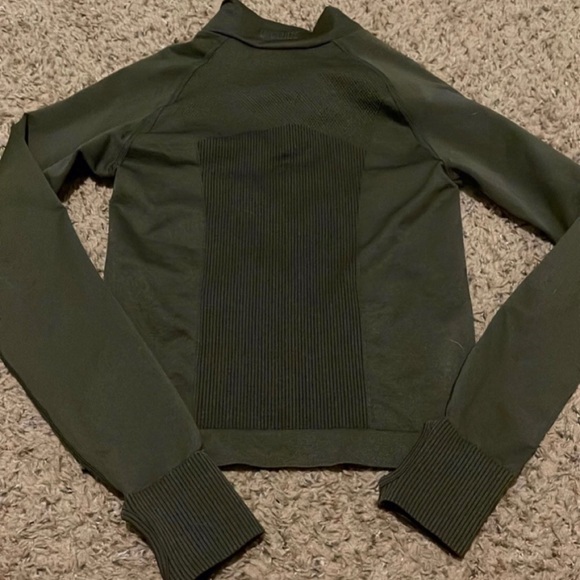 XS pink active top, new condtion - Picture 4 of 6